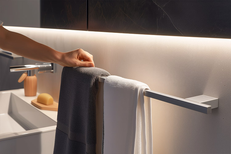 Specchi, mensole e accessori bagno coordinati e di design