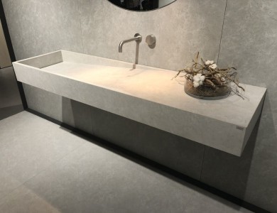arredo bagno moderno linee essenziali