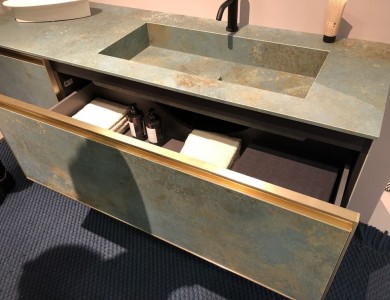 mobile romantico vissuto sospeso